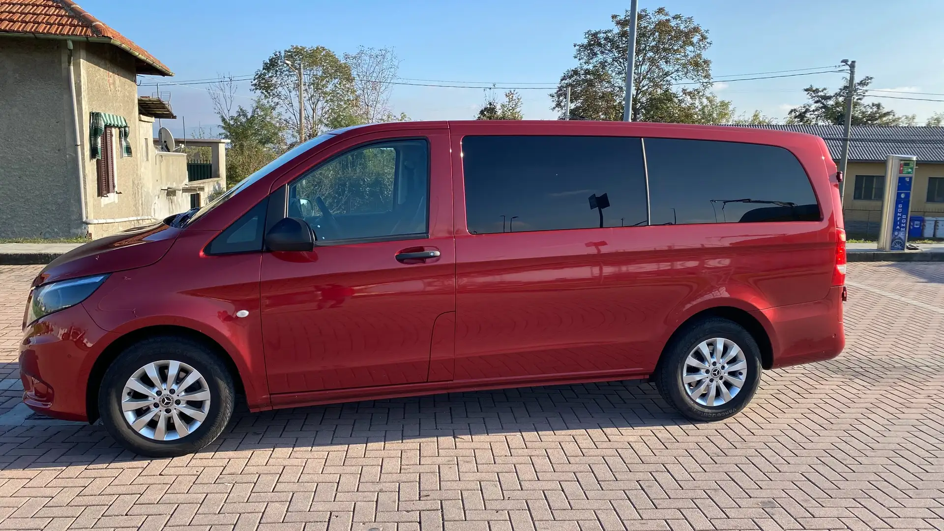 Mercedes-Benz Vito mixto 114, 5 posti, 5porte Rosso - 1