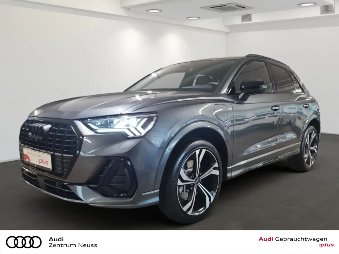 Audi Q3 S-Line 45 TFSIe ACC AHK MATRIX-LED CARPLAY Grau - 1