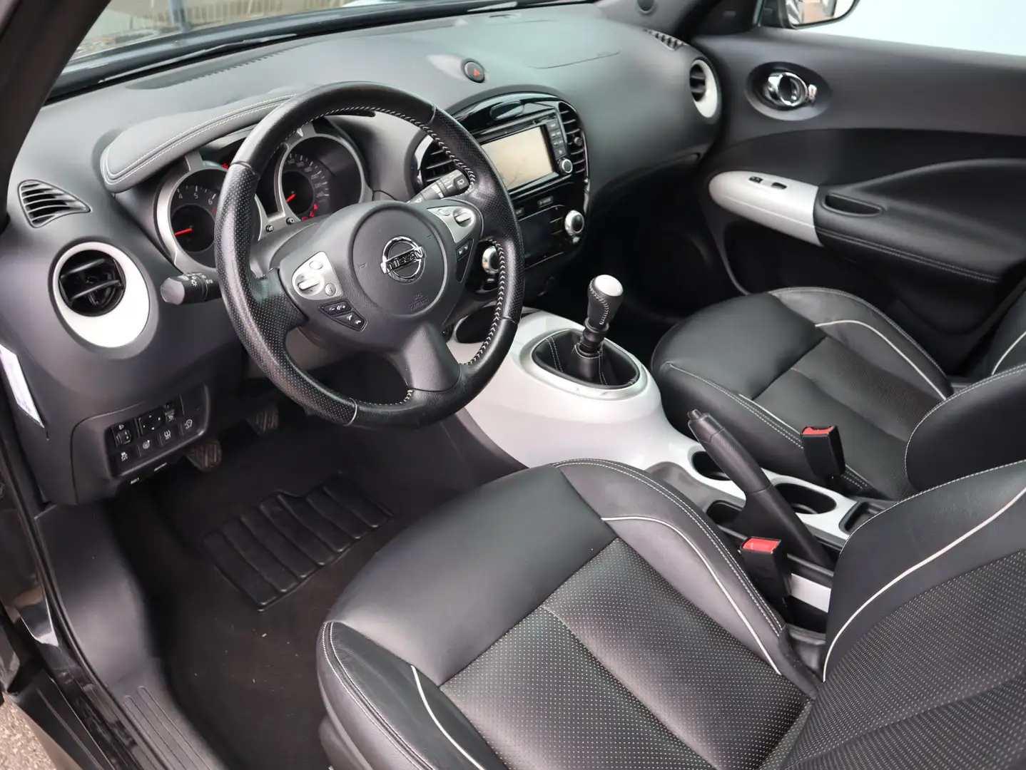 Nissan Juke 1.2 DIG-T S/S Tekna | Panoramadak | Lederen bekled Zwart - 2