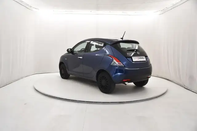 Lancia Ypsilon view 3