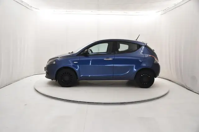 Lancia Ypsilon view 2