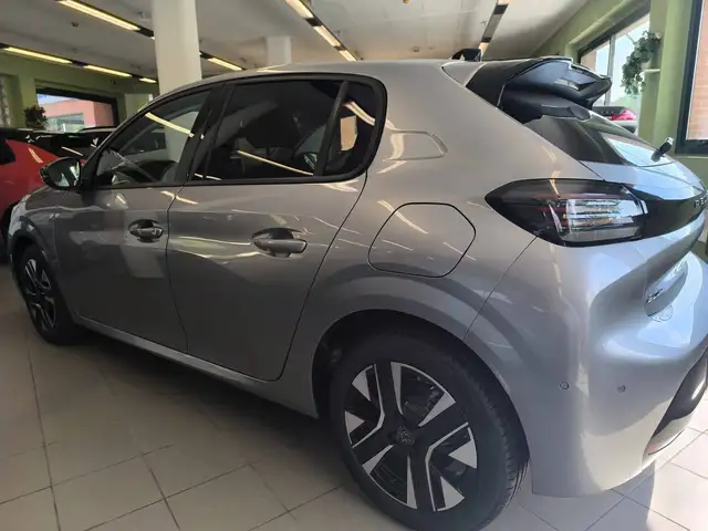 Peugeot 208 view 7
