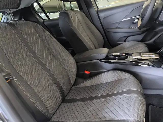 Peugeot 208 view 15