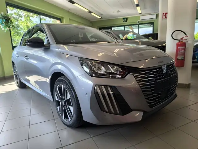 Peugeot 208 view 5