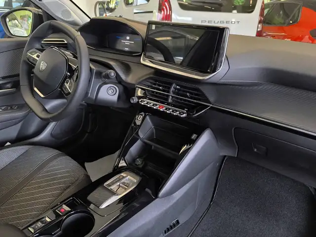 Peugeot 208 view 12