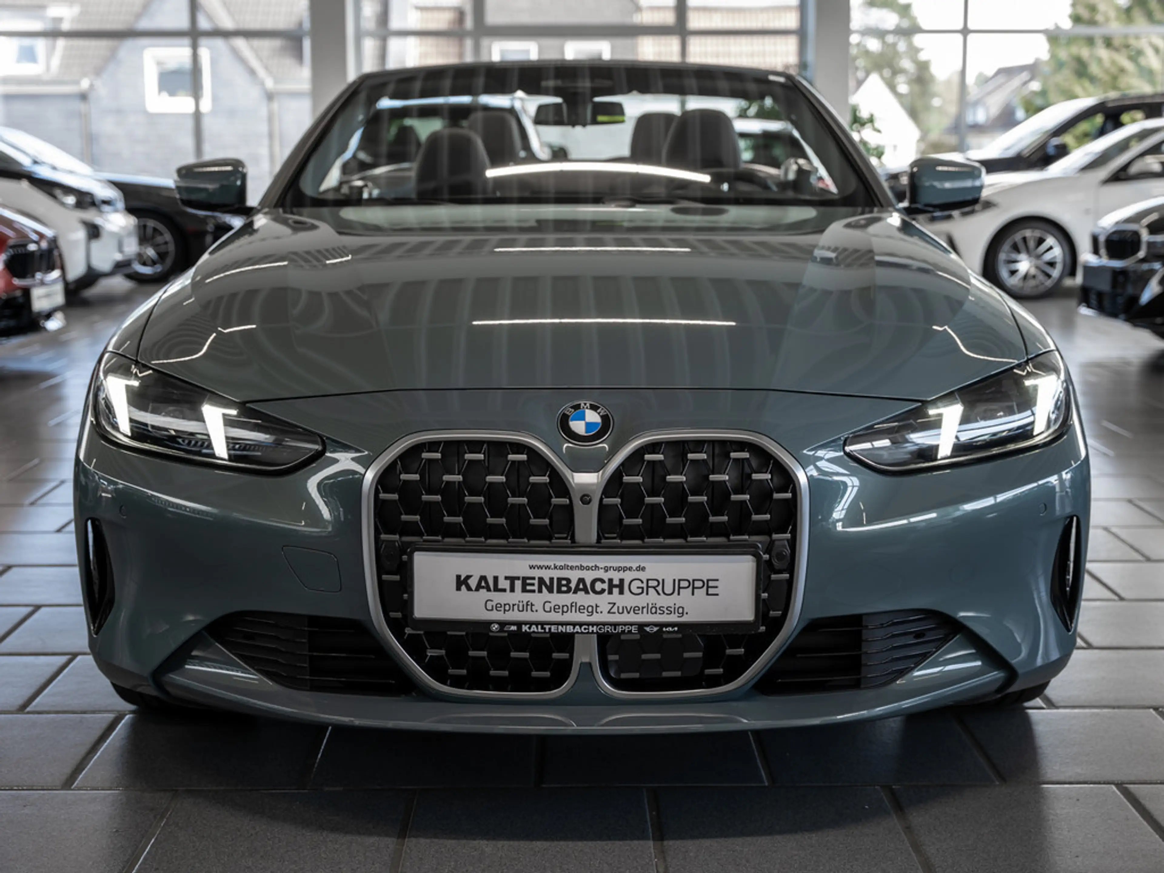 BMW 420 i Cabrio FACEL. 360° LED ACC NAVI H/K SHZ — photo 3