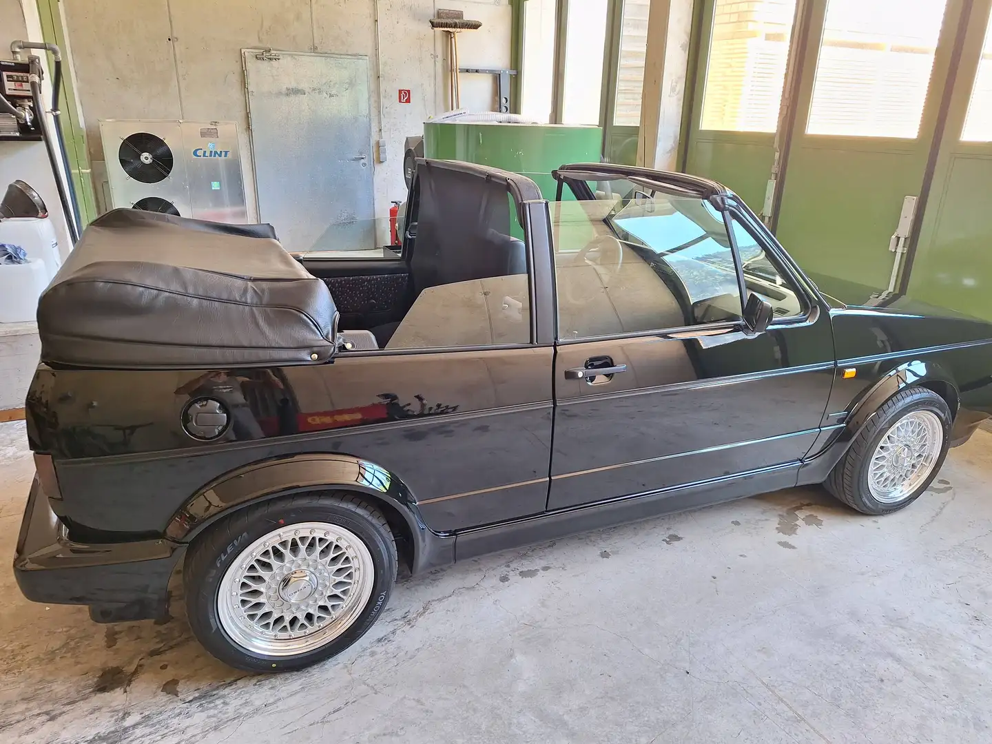 Volkswagen Golf Cabriolet Golf Cabrio Young Line Schwarz - 2
