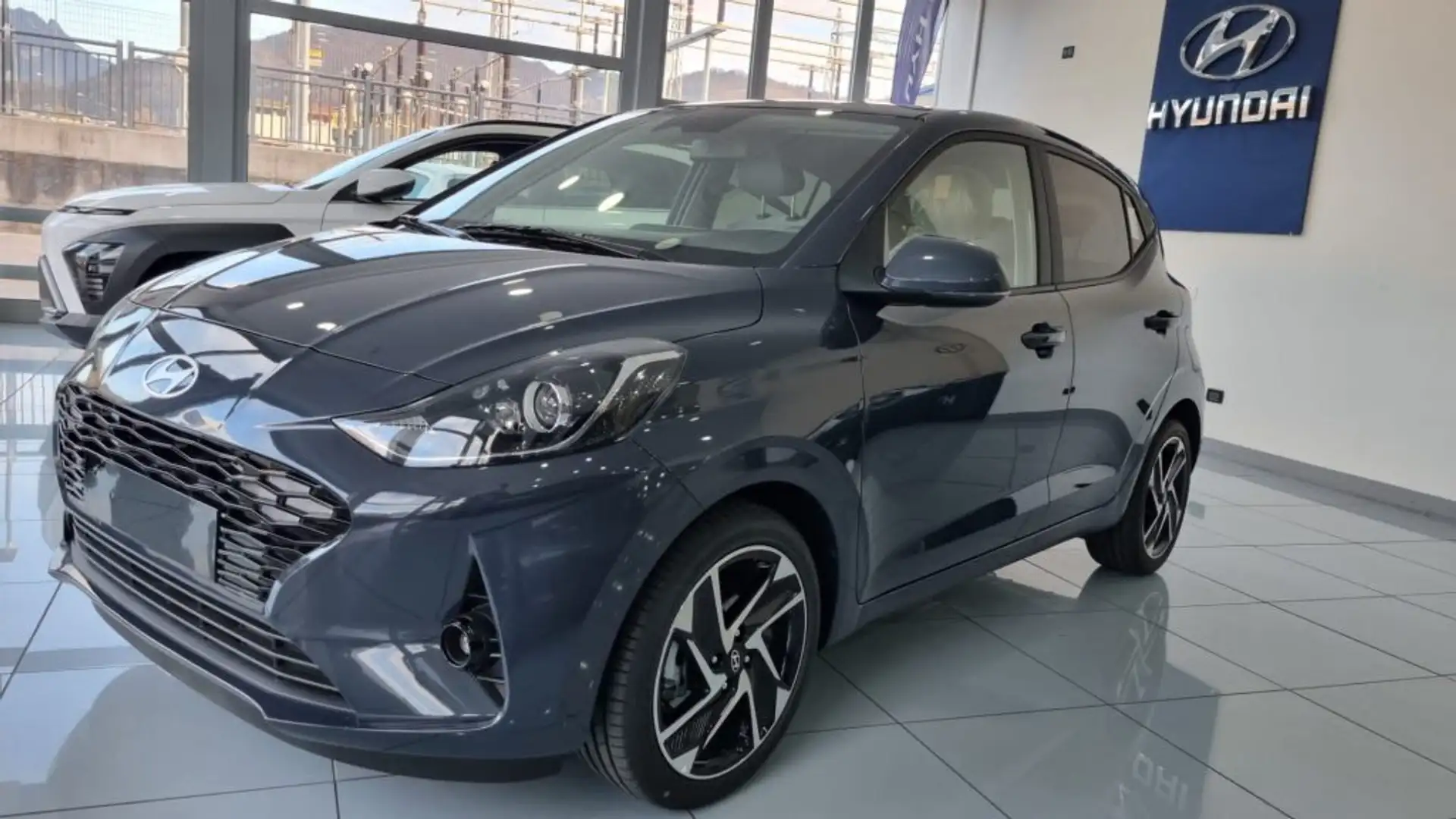 Hyundai i10 1.0 MPI Prime Gris - 1