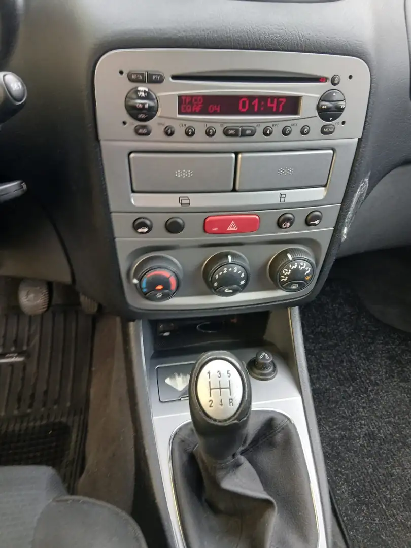Alfa Romeo 147 1.6 Twin Spark ECO Distinctive - 2