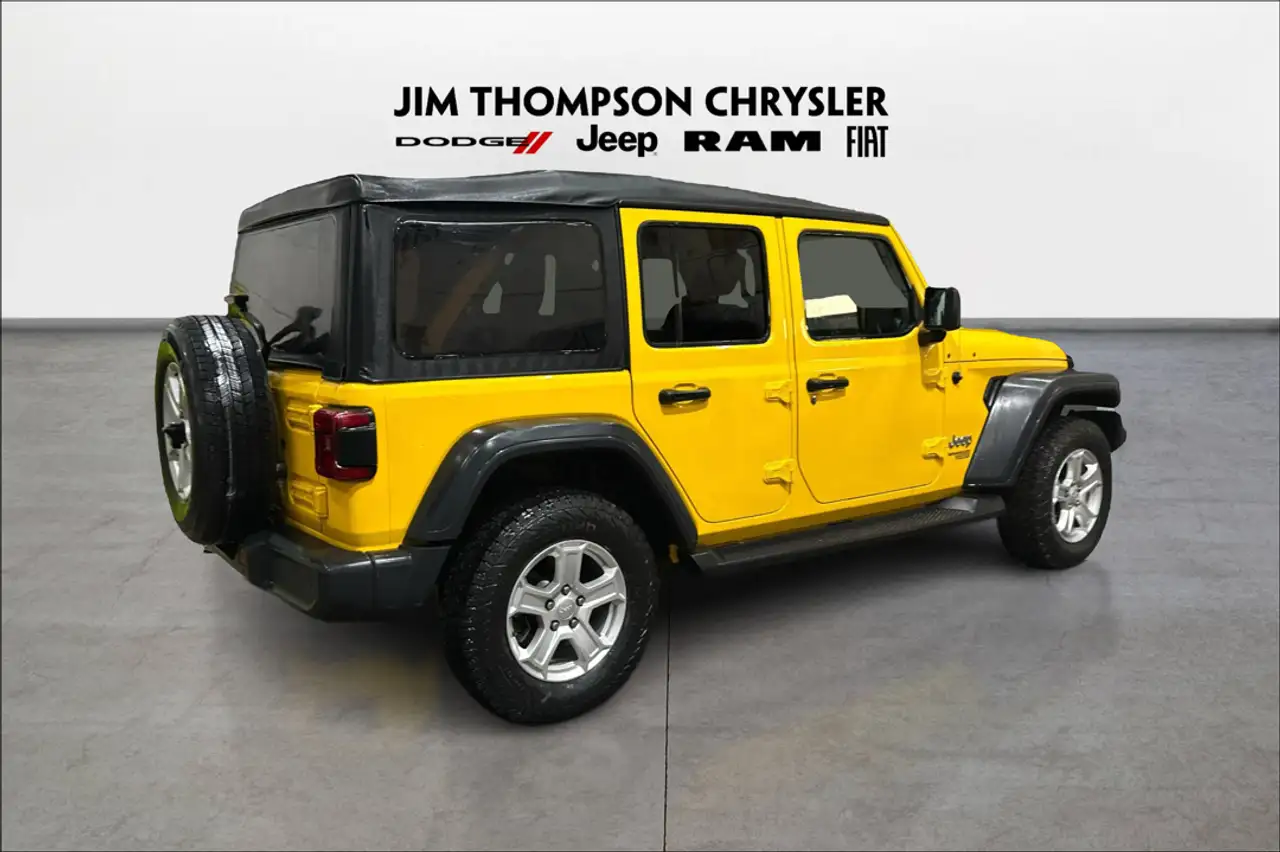 Jeep Wrangler photo Jeep Wrangler