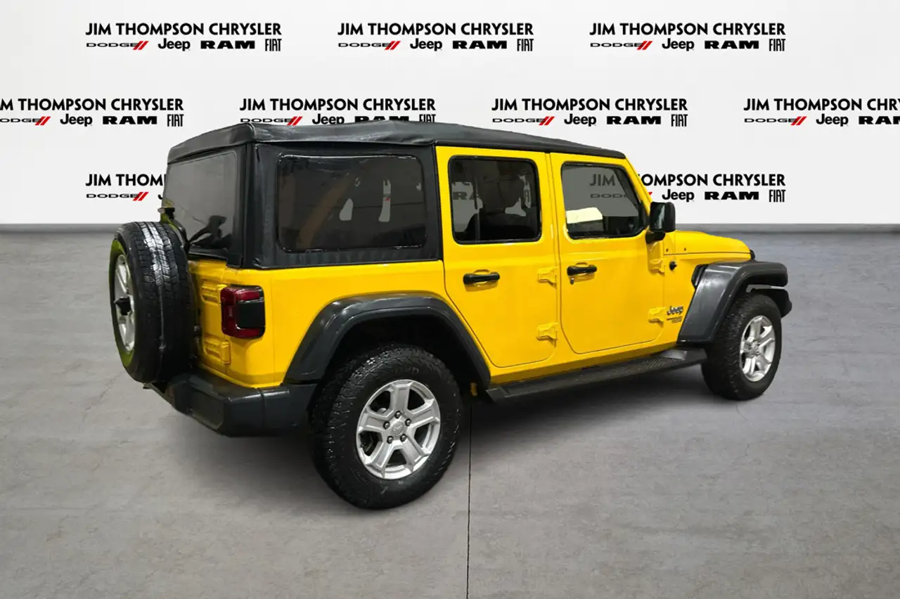 Jeep Wrangler снимка Jeep Wrangler