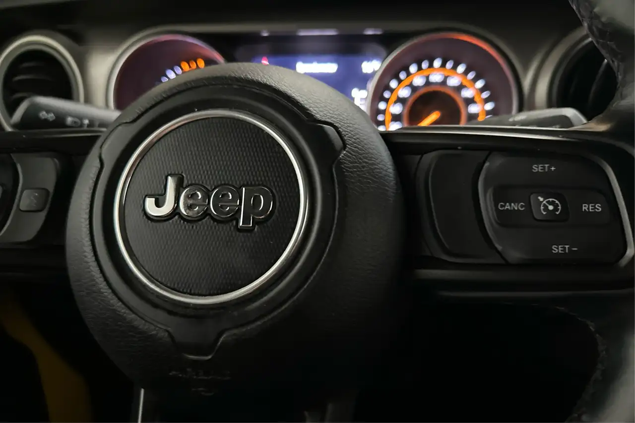 Jeep Wrangler снимка Jeep Wrangler