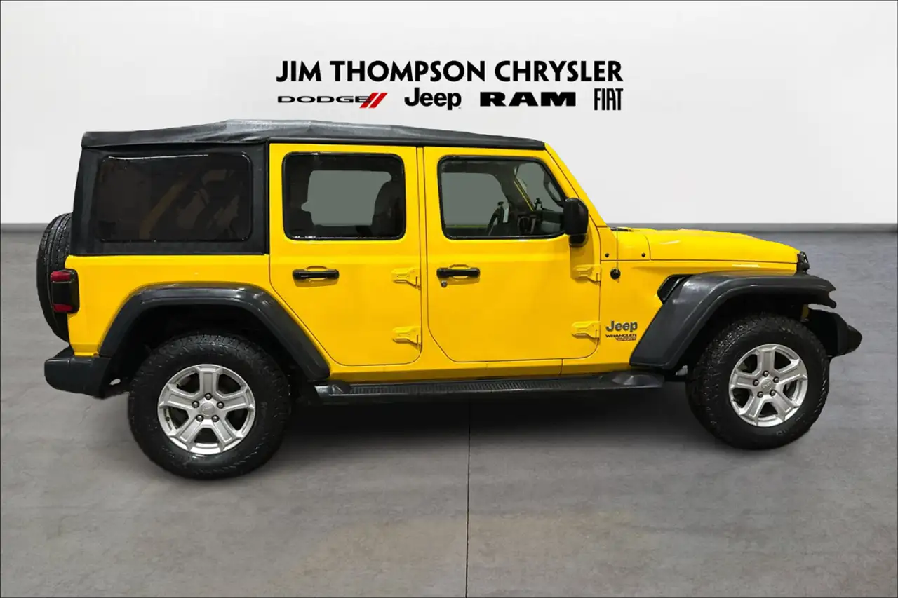 Jeep Wrangler photo Jeep Wrangler