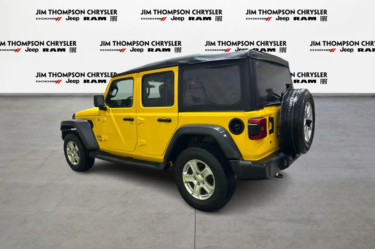 Jeep Wrangler снимка Jeep Wrangler