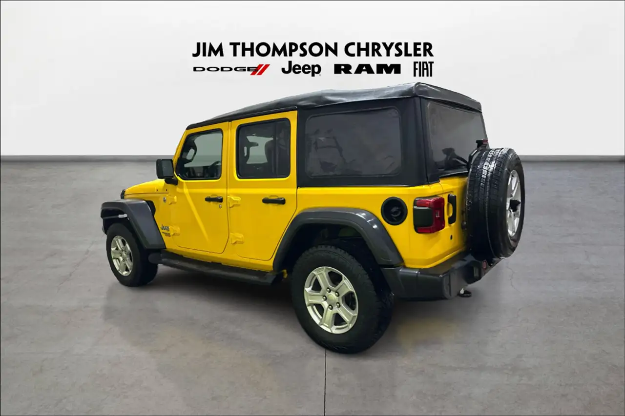 Jeep Wrangler photo Jeep Wrangler