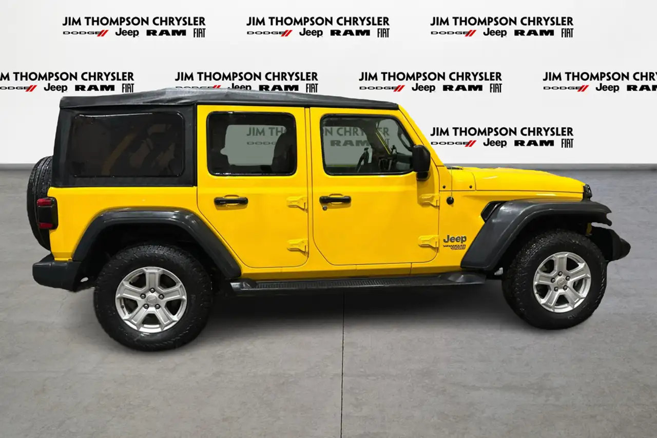 Jeep Wrangler снимка Jeep Wrangler