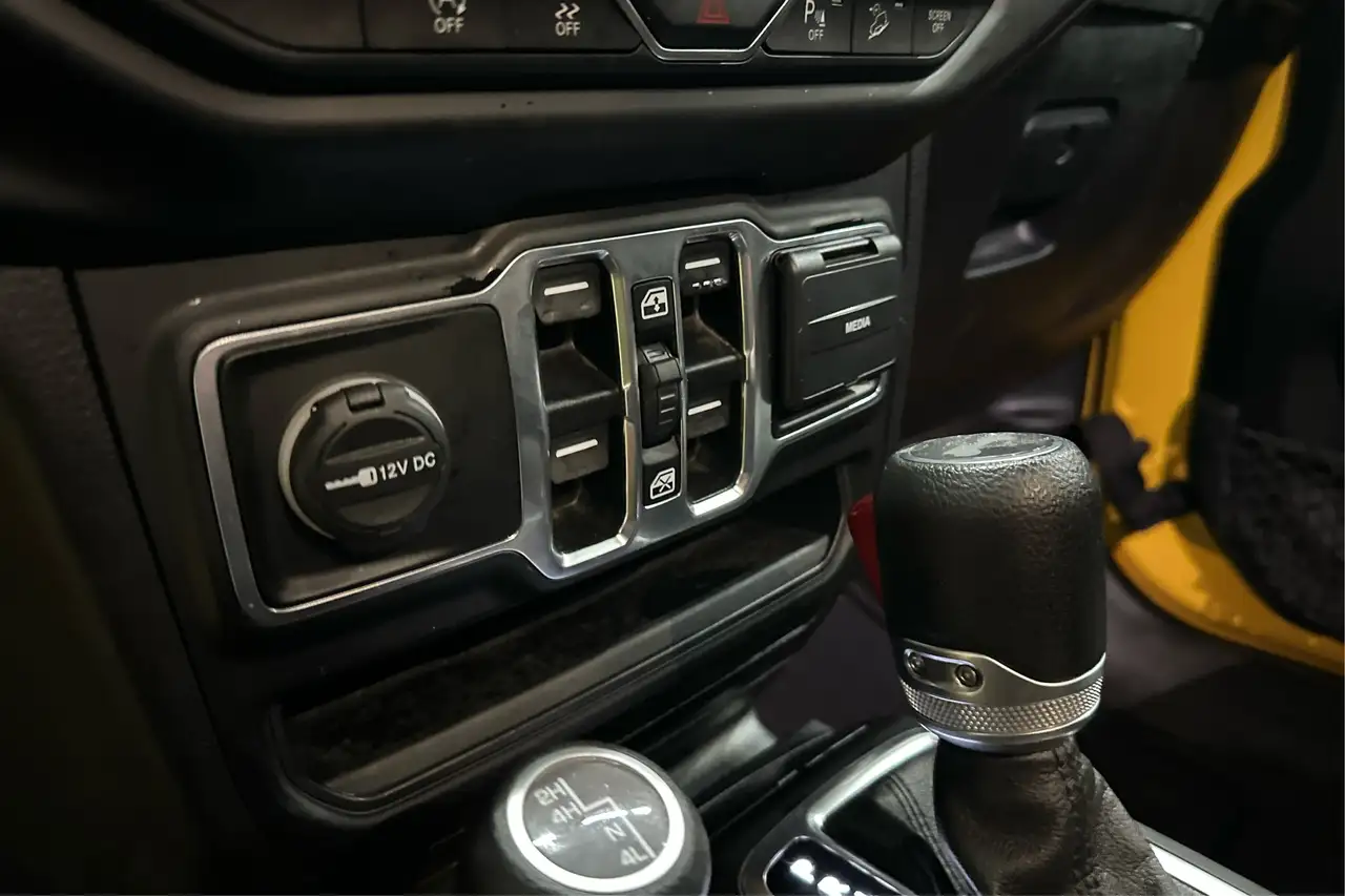 Jeep Wrangler снимка Jeep Wrangler