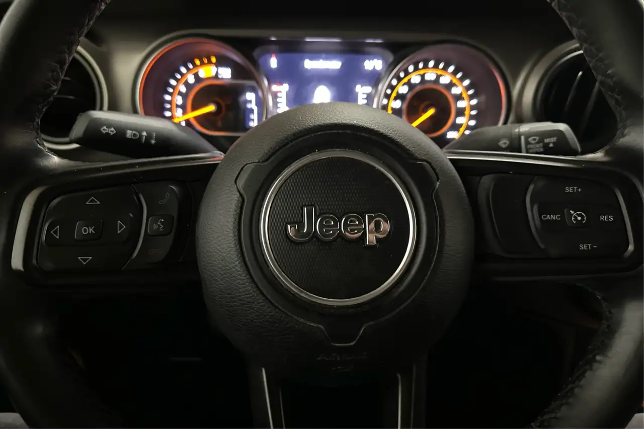 Jeep Wrangler снимка Jeep Wrangler