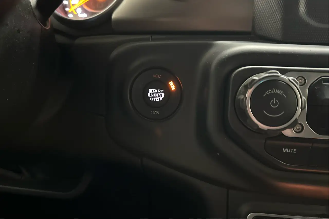 Jeep Wrangler снимка Jeep Wrangler