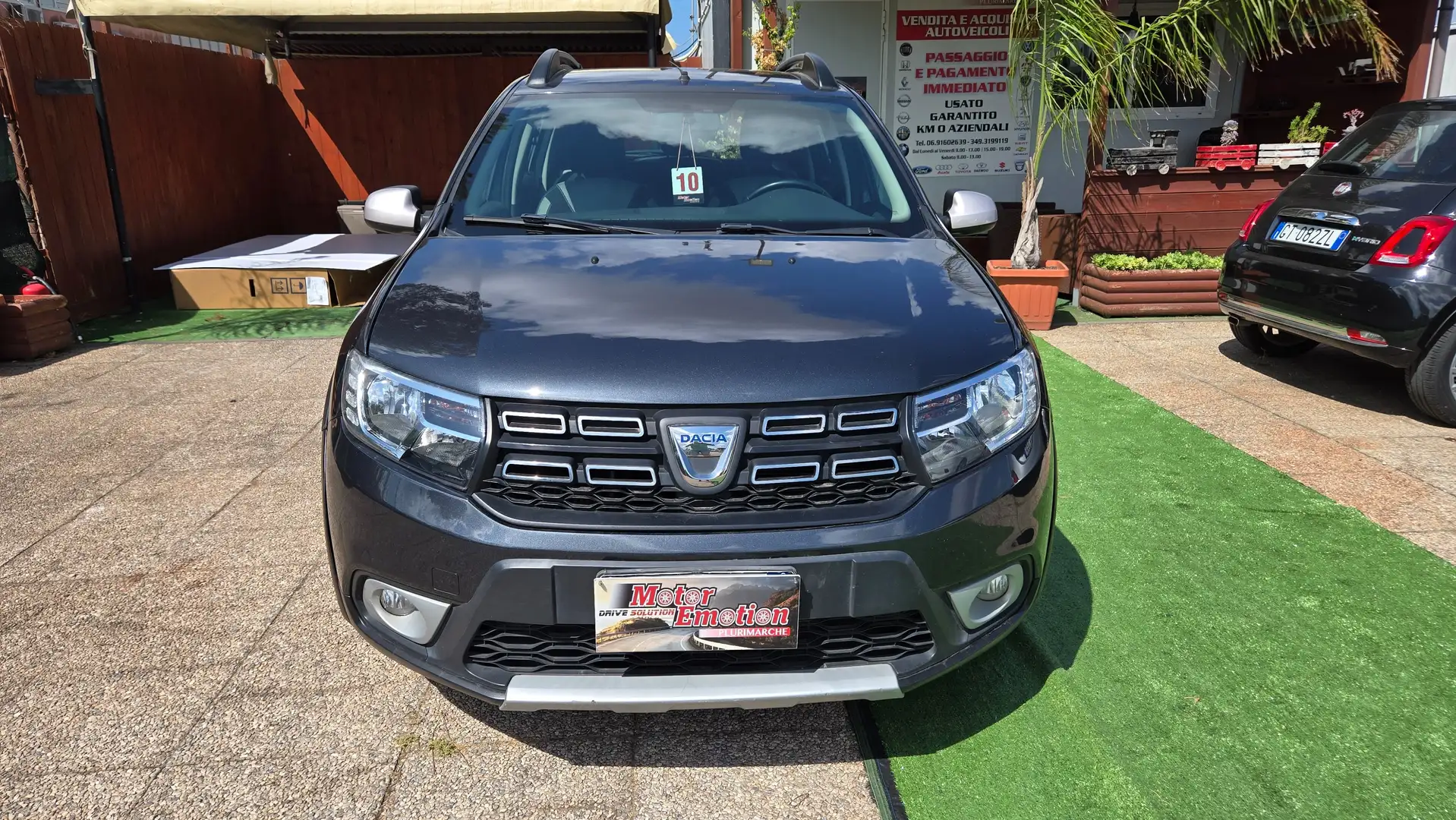 Dacia Sandero II 2018 Stepway 1.5 dci 90 CV Gris - 2
