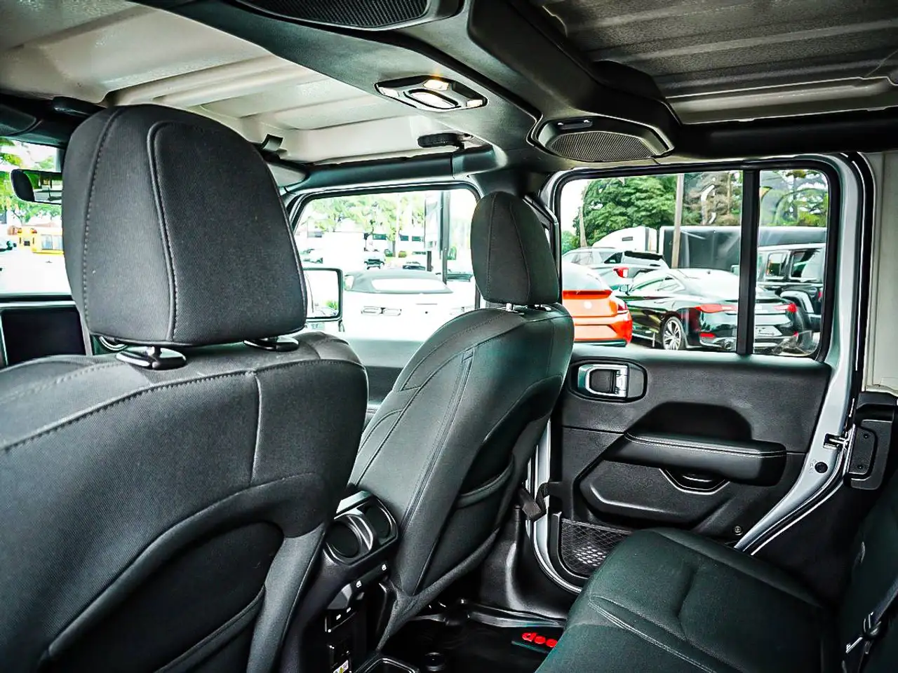 Jeep Wrangler photo Jeep Wrangler