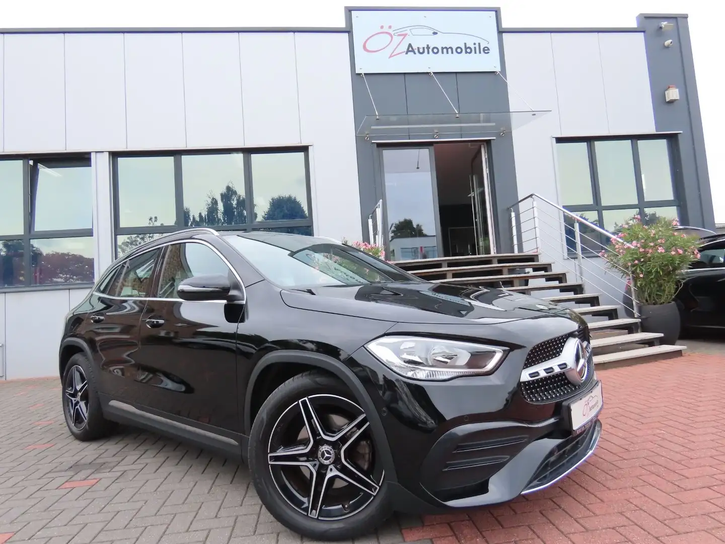 Mercedes-Benz GLA 200 d Autom. Leder Navigation Kamera Negru - 2