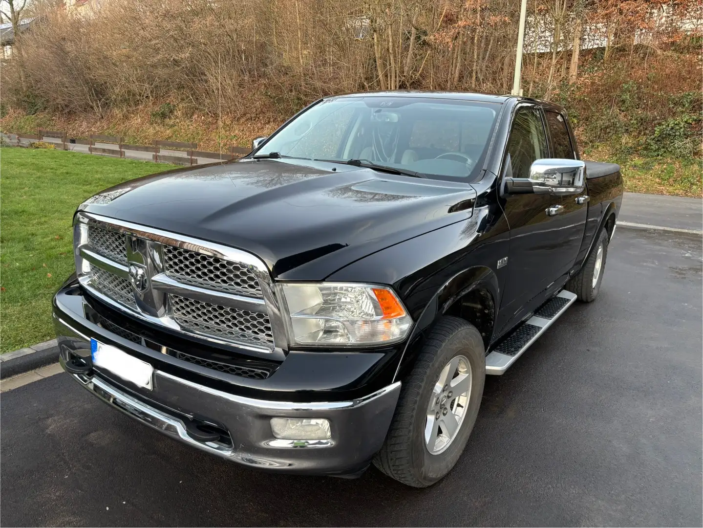 Dodge RAM Laramie Negro - 2