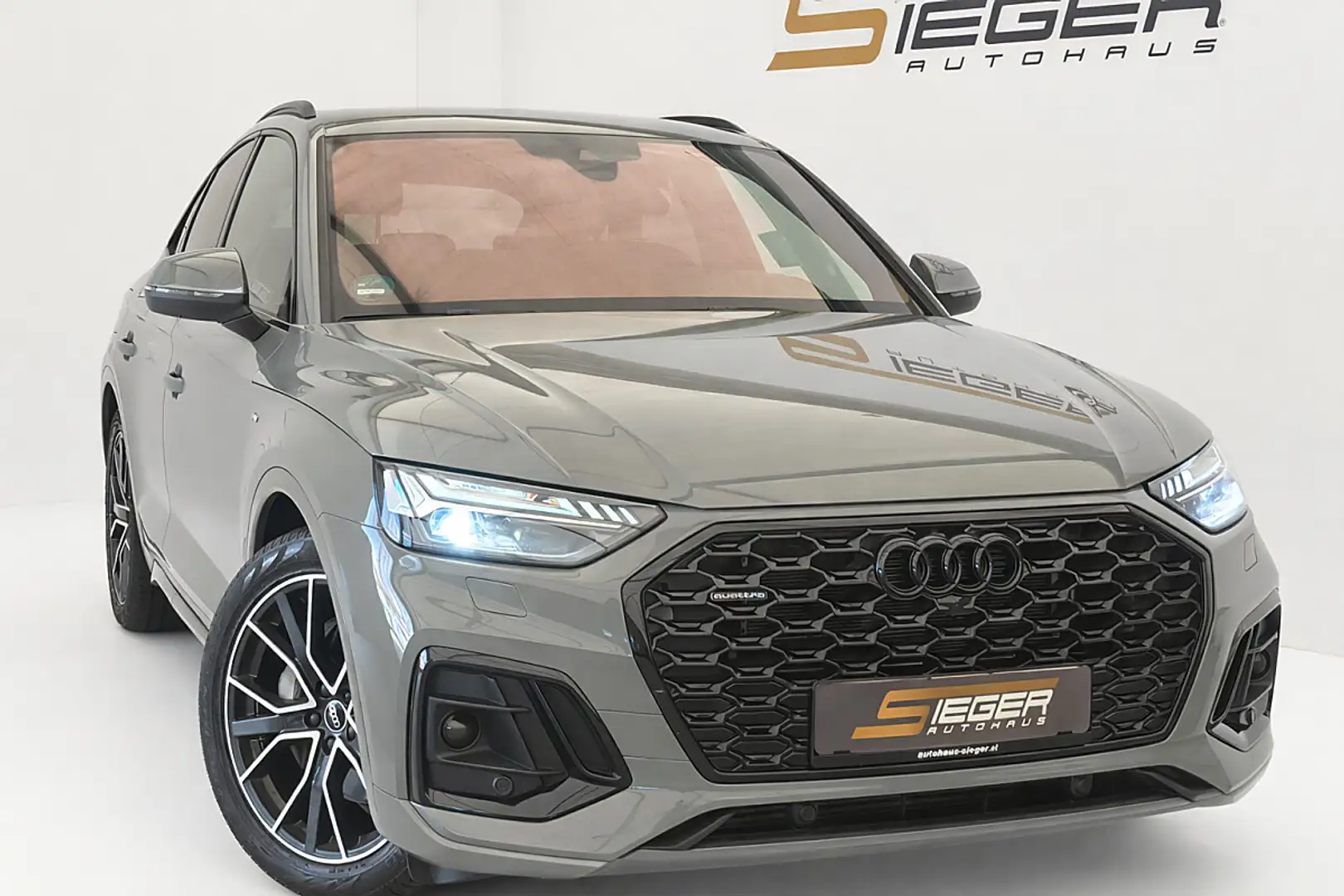 Audi Q5 Sportback 50 TFSI e quattro S-line S-tronic Grau - 2