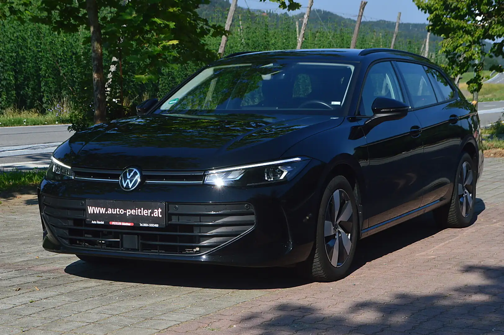 Volkswagen Passat Variant 1,5 TSI DSG+NAVI+Kamera+LED+ Schwarz - 2