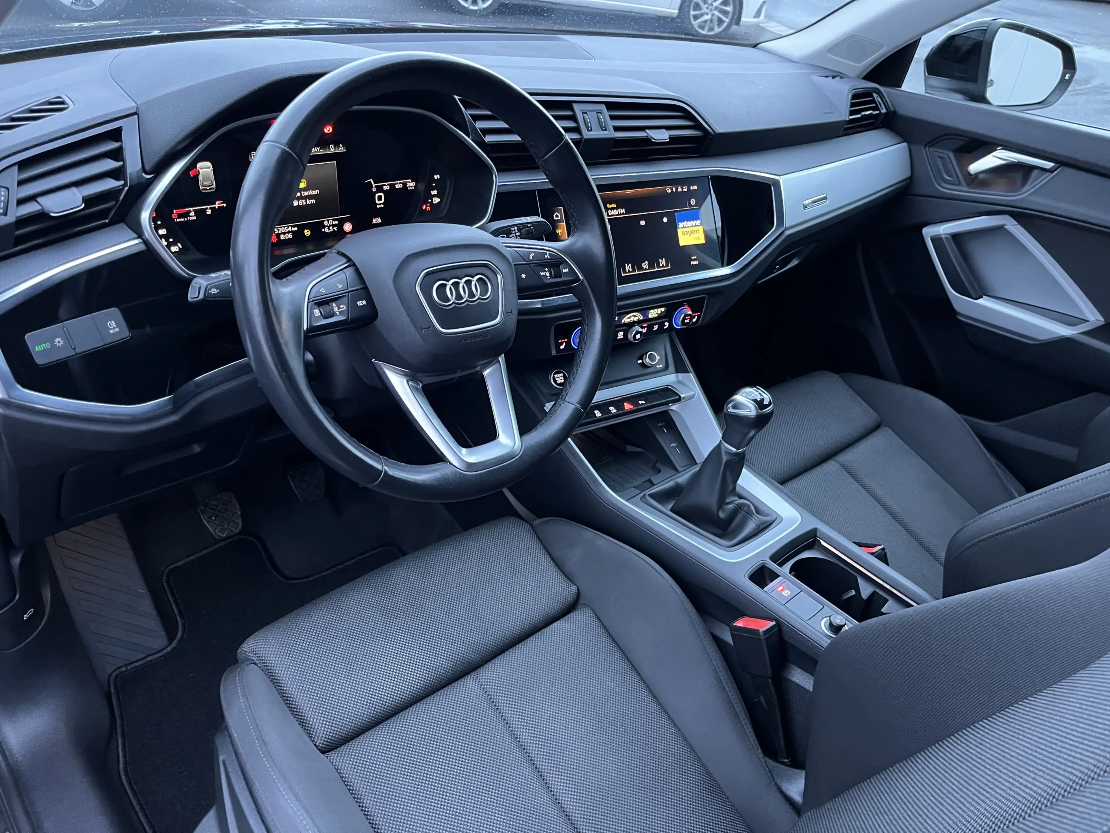 Audi Q3 35 2.0 TDI S line 150€ m.20% Anz. Navi LED PDC S — photo 12