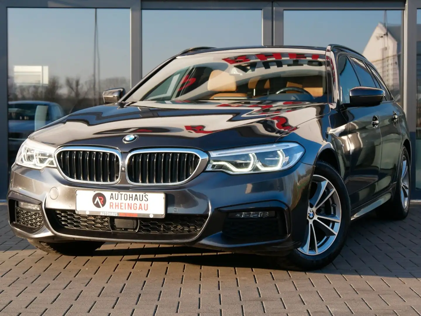BMW 520 i M Sport PANO! AHK! M-SPORT! HEAD-UP! Grau - 2