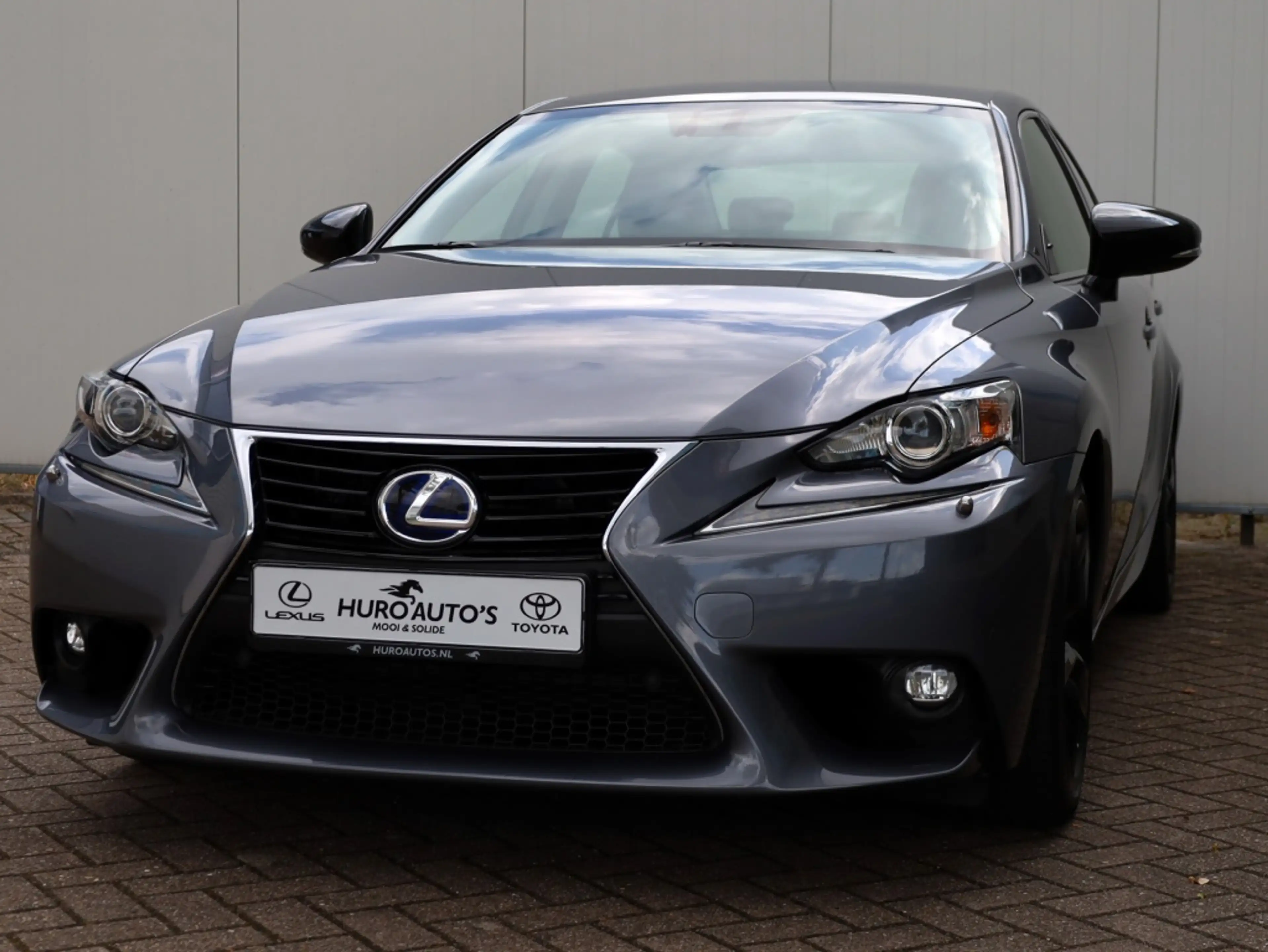 Lexus IS 300 300h Sport Edition | Stoelverwarming | Parkeersens — photo 30