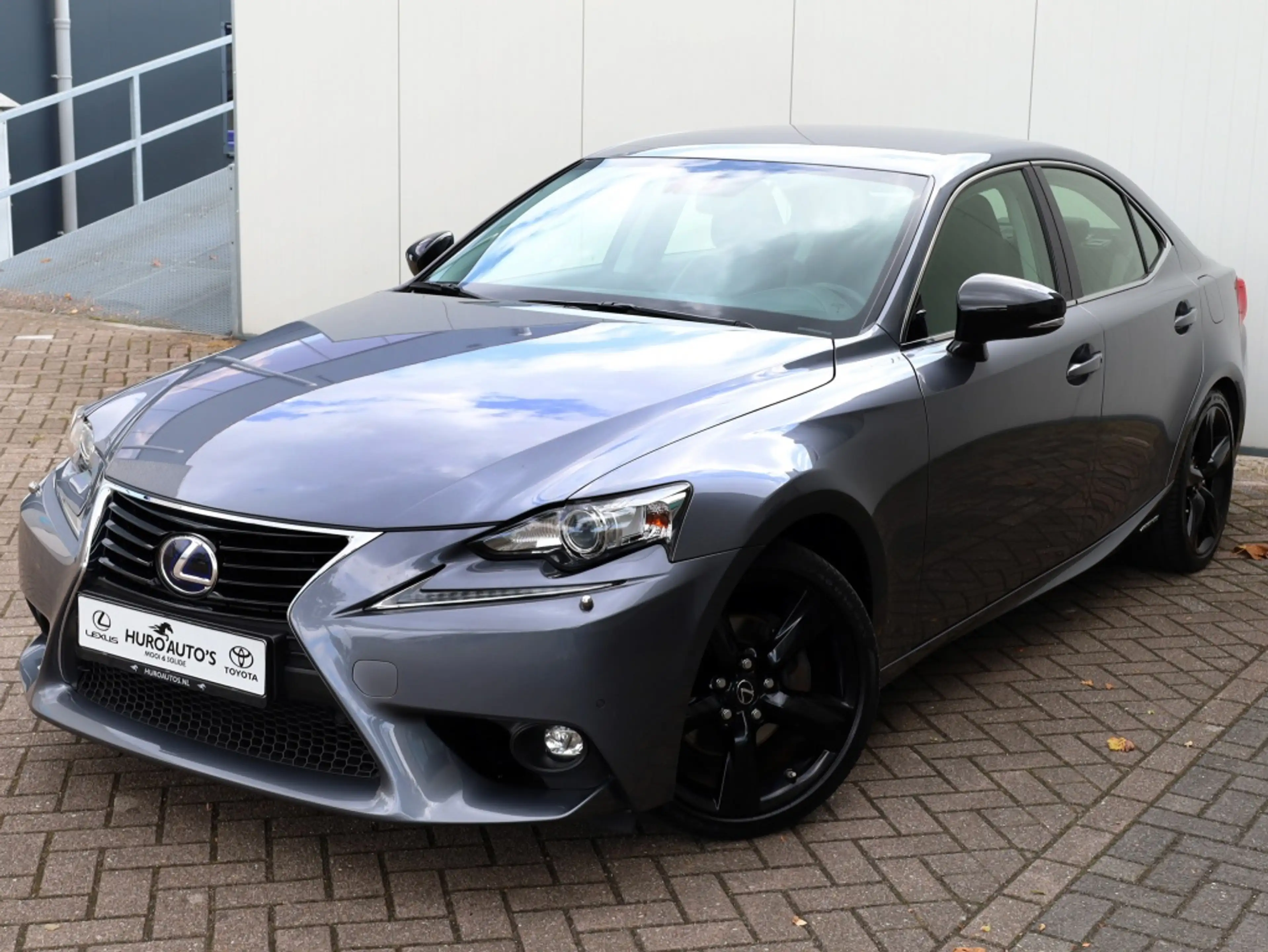 Lexus IS 300 300h Sport Edition | Stoelverwarming | Parkeersens — photo 29