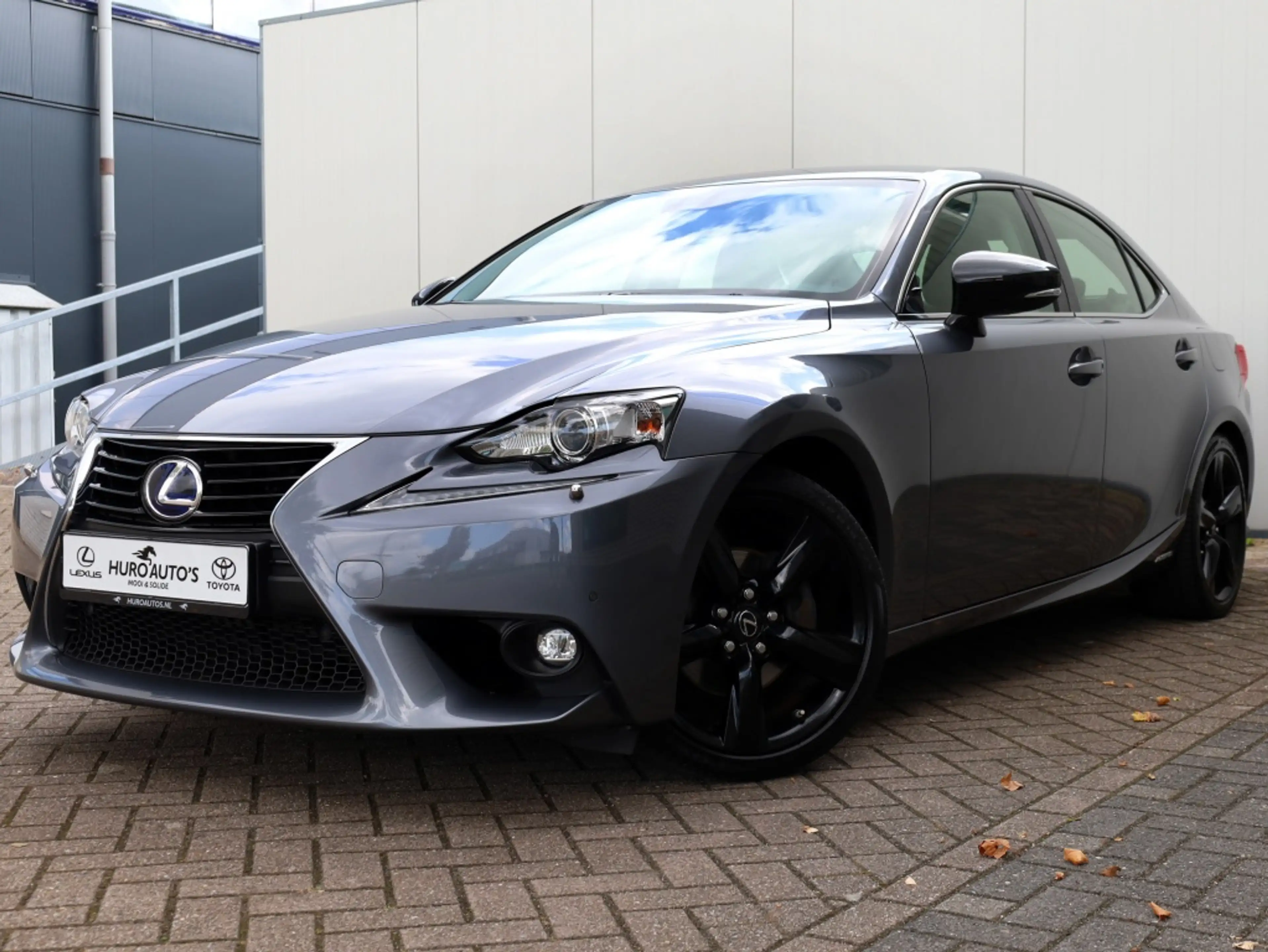 Lexus IS 300 300h Sport Edition | Stoelverwarming | Parkeersens — photo 11
