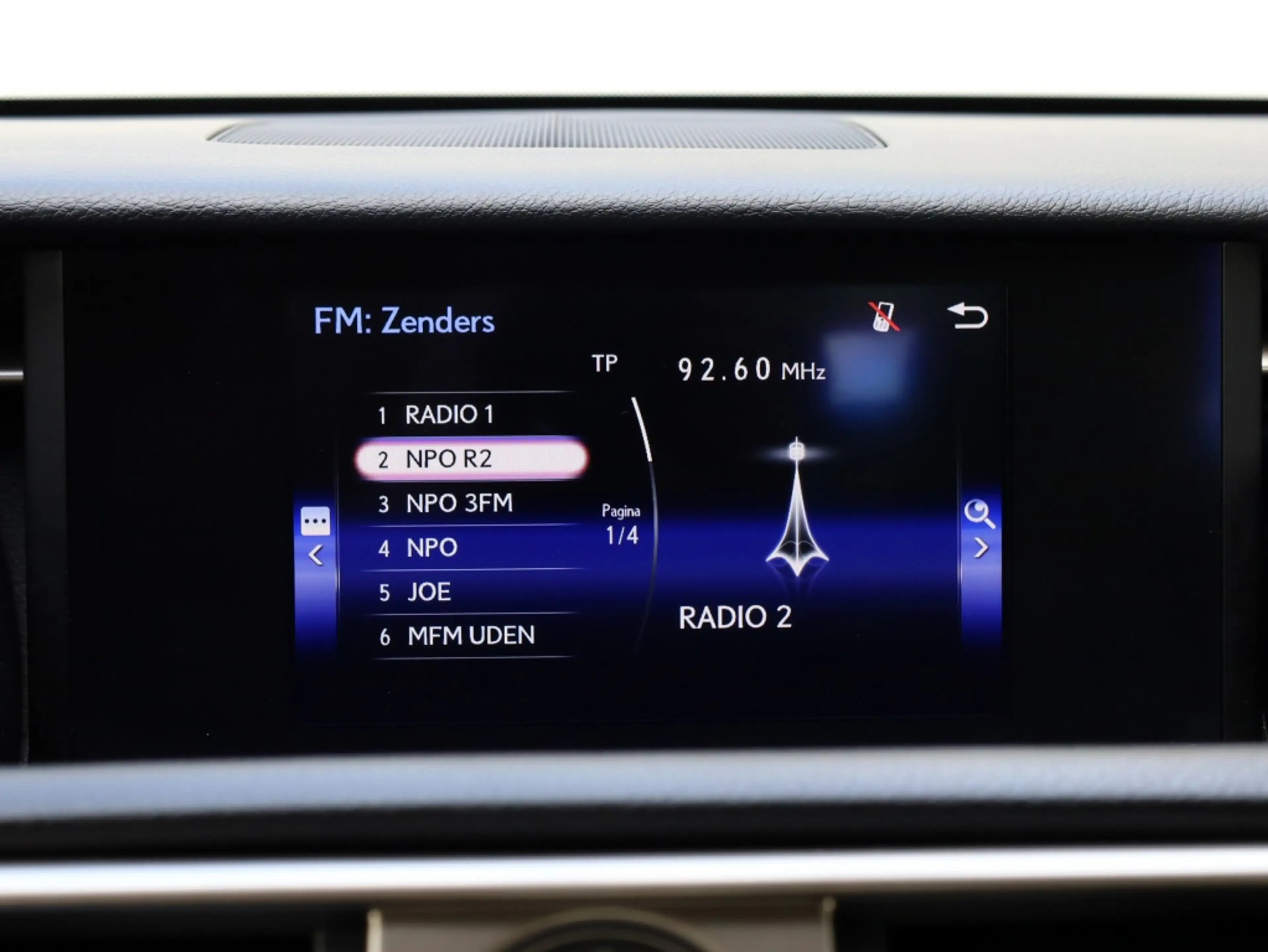 Lexus IS 300 300h Sport Edition | Stoelverwarming | Parkeersens — photo 22