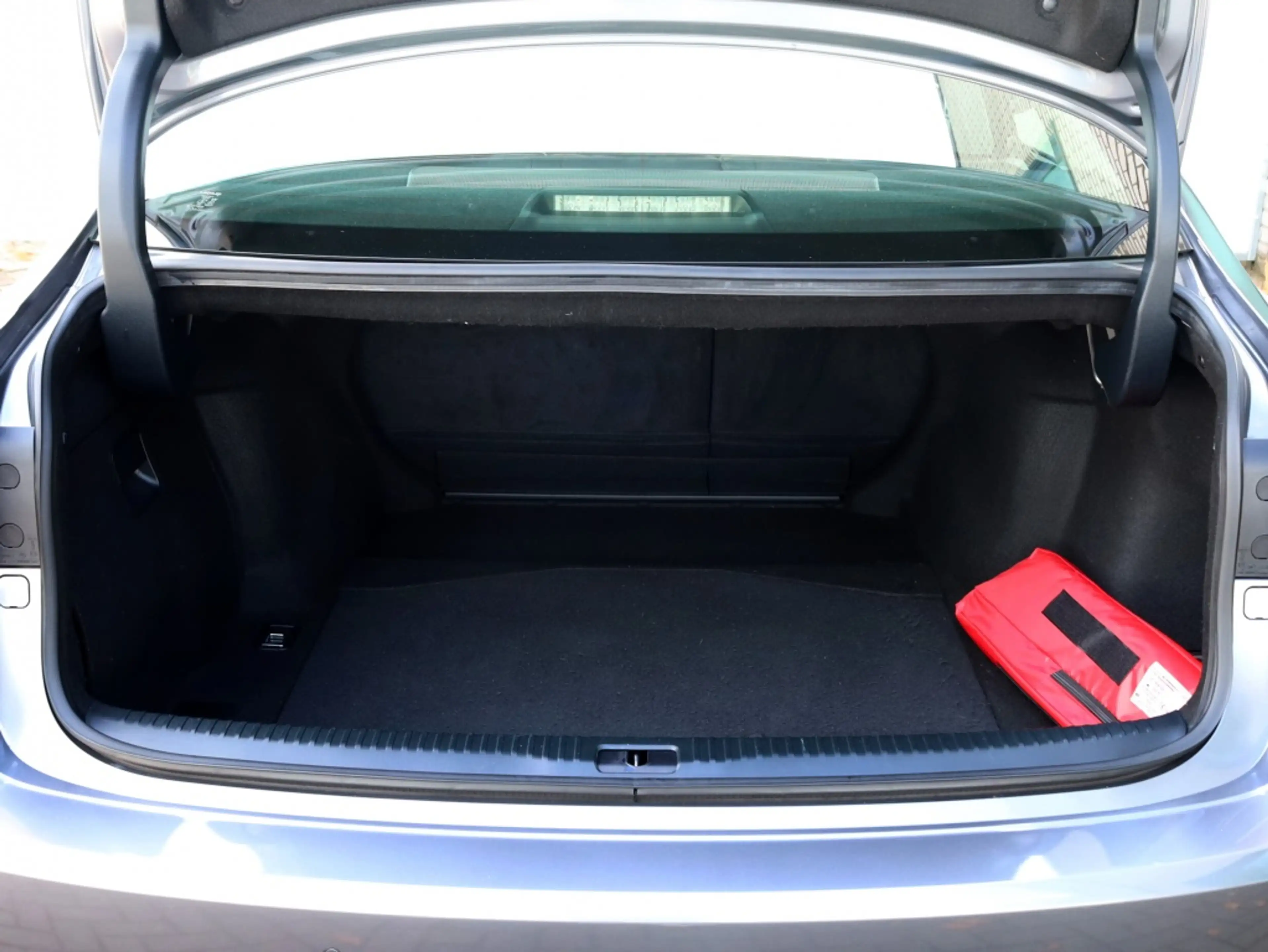 Lexus IS 300 300h Sport Edition | Stoelverwarming | Parkeersens — photo 28
