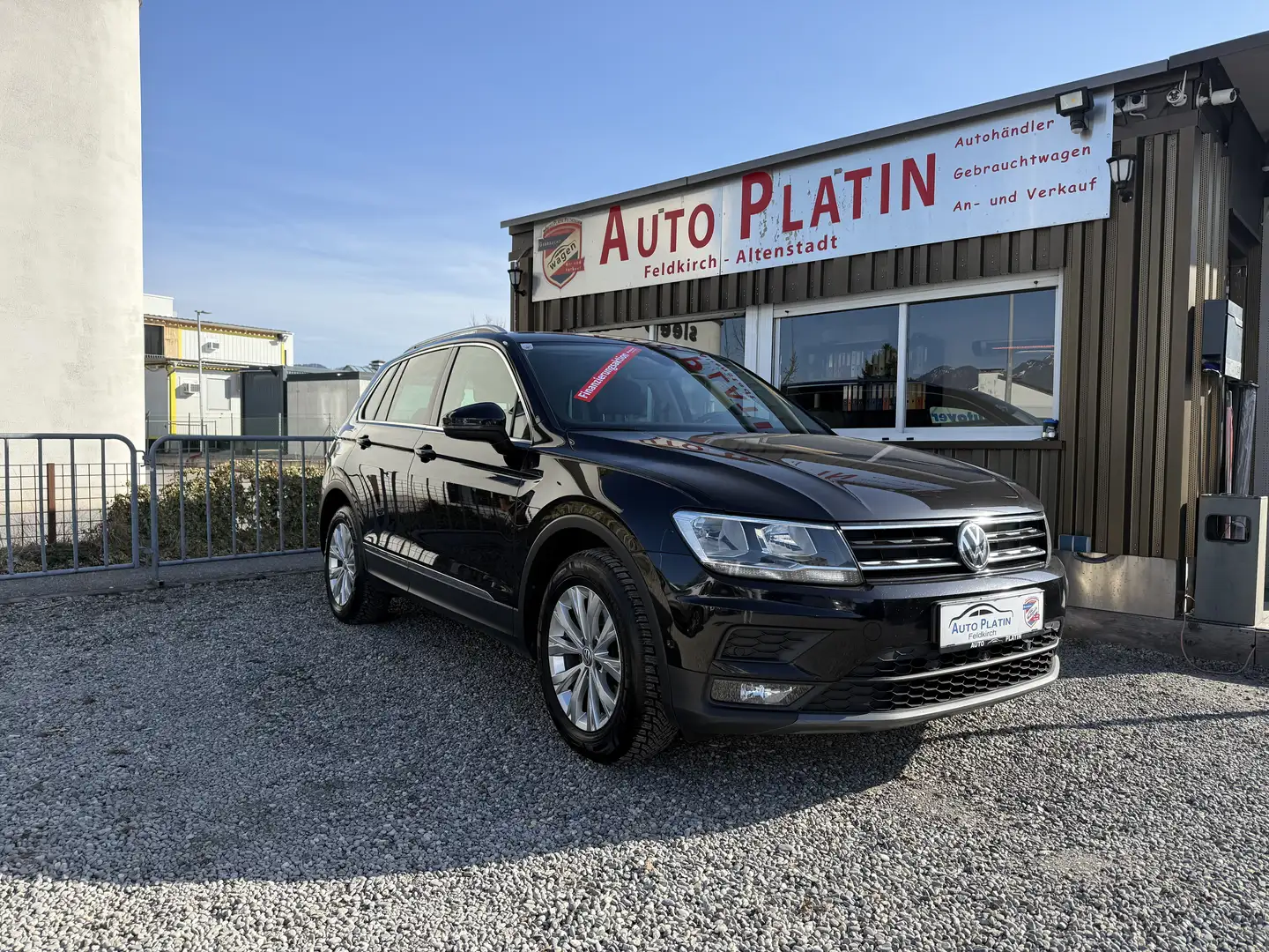 Volkswagen Tiguan 2,0 TDI SCR Highline DSG Panorama!! Schwarz - 1