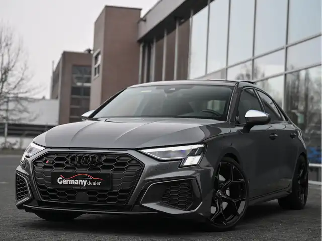 Audi S3 Limousine 2.0TFSI 310PK quattro Pano B&O Matrix RS