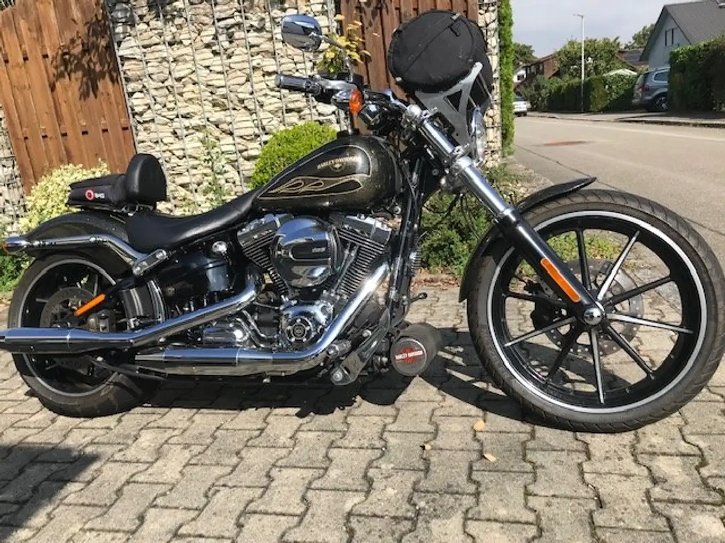 Harley-Davidson Breakout 103, mit Sonderlackierung - 1. Hand Gold - 2