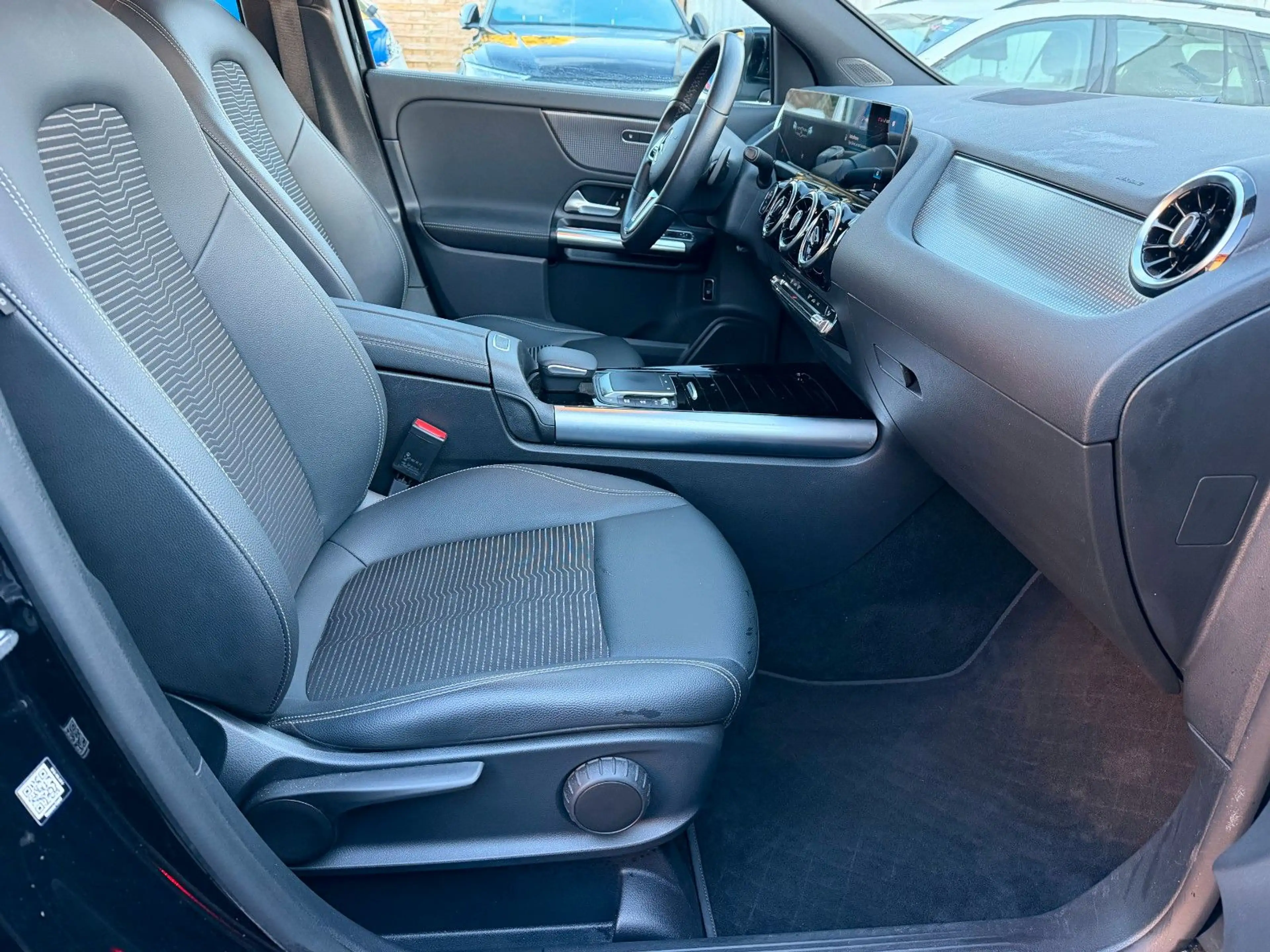 Mercedes-Benz GLA 200 — photo 9