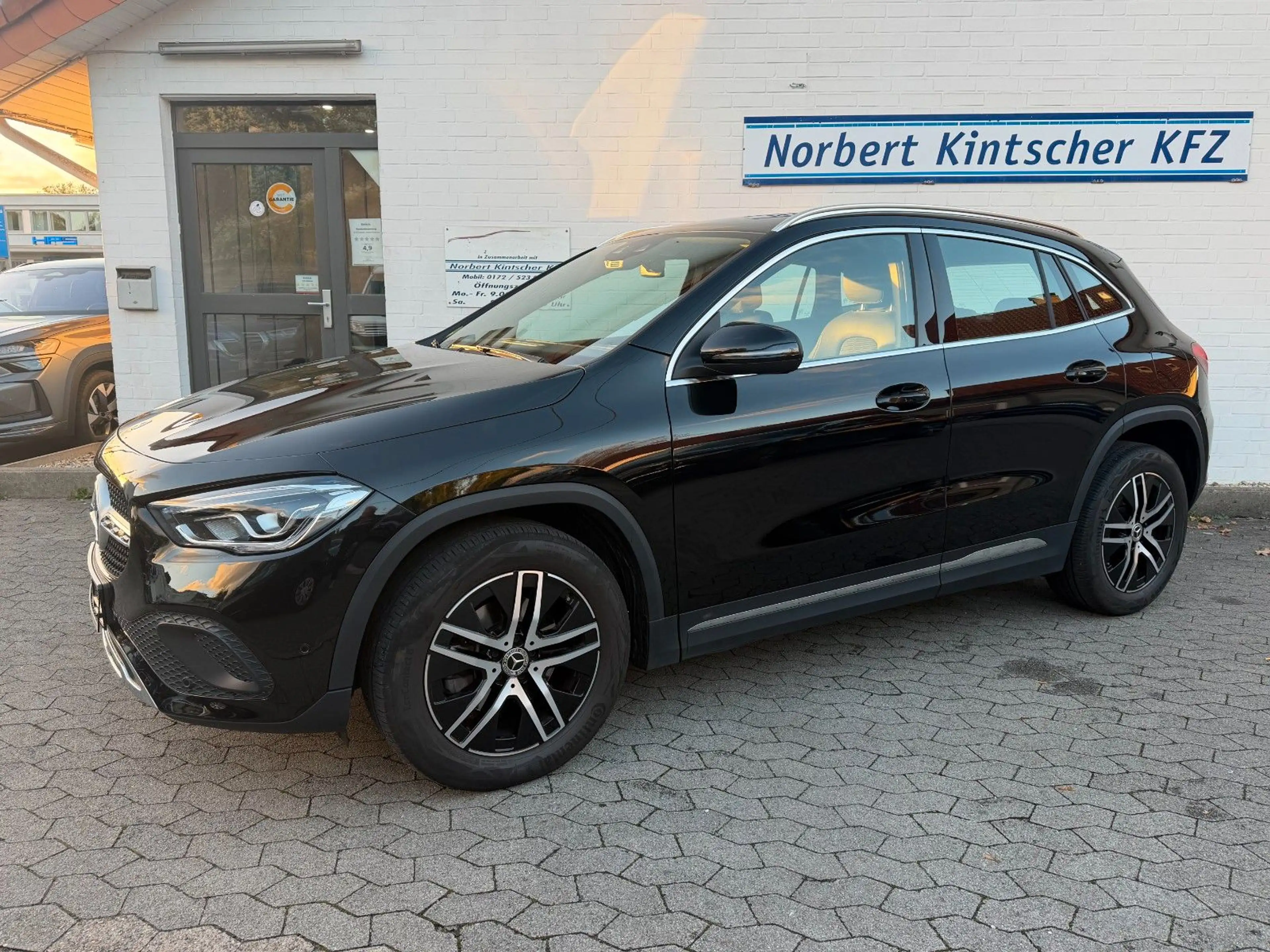 Mercedes-Benz GLA 200 — photo 2