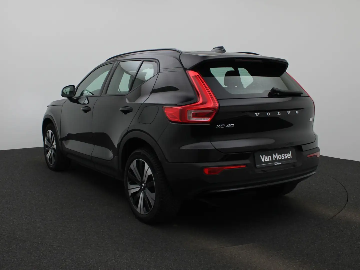 Volvo XC40 Recharge Core | Navigatie | Climate Control | Came Zwart - 2