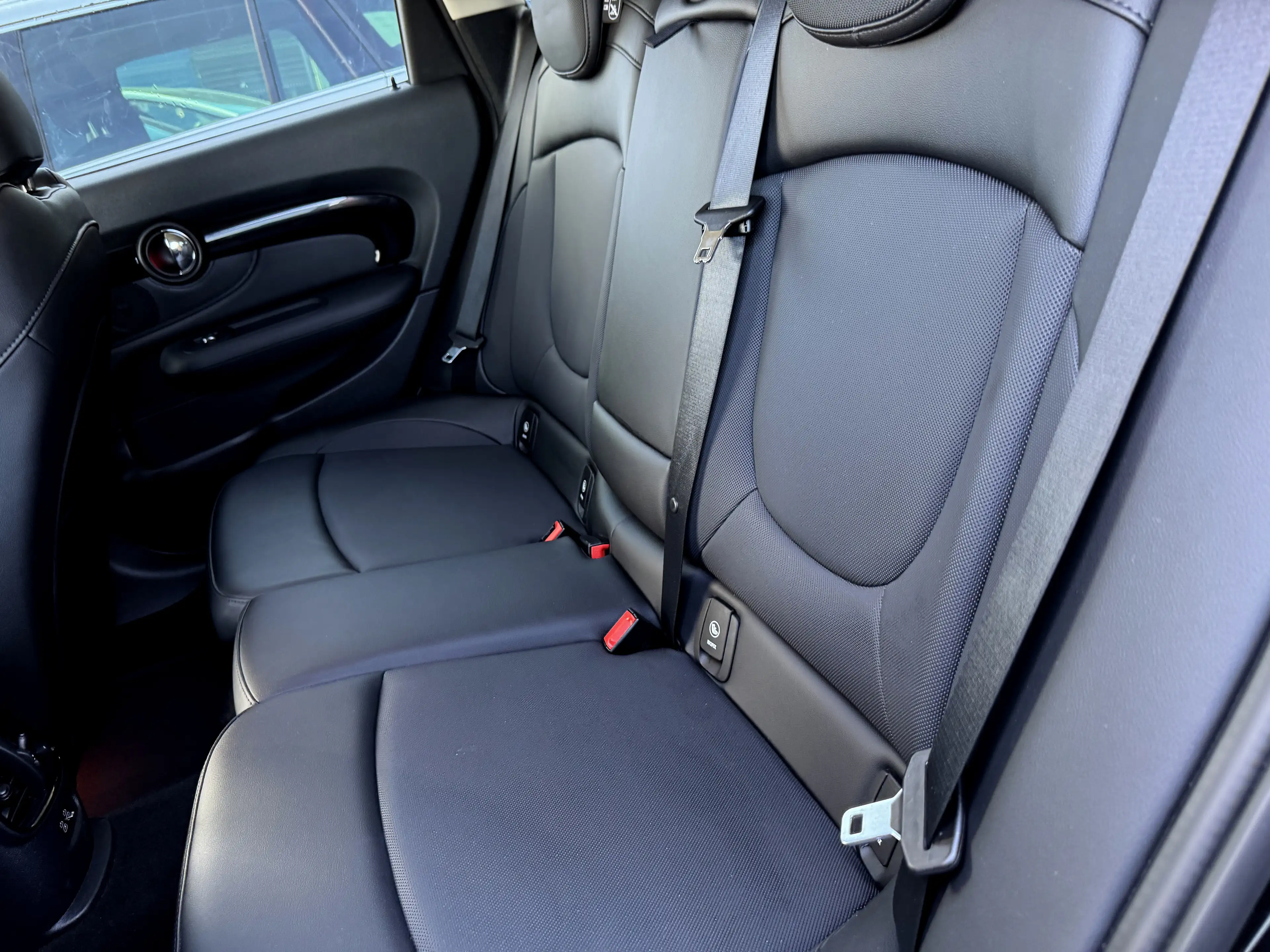 MINI One D Clubman 1.5 DA /CUIR/CARPLAY/LED/XENON *12 MOIS GARANTIE** — photo 11