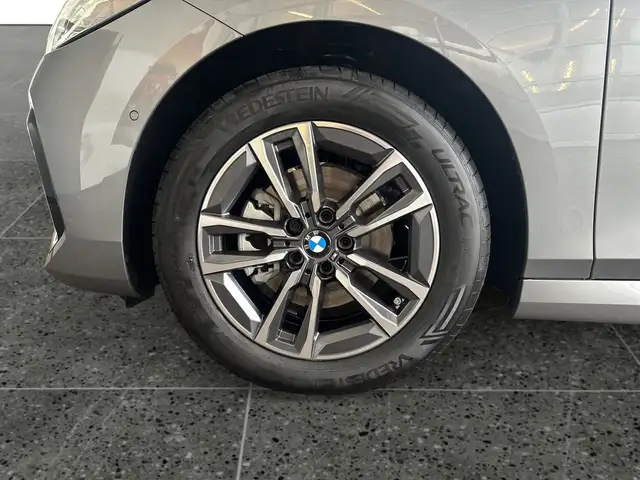 BMW 2 Series view 10