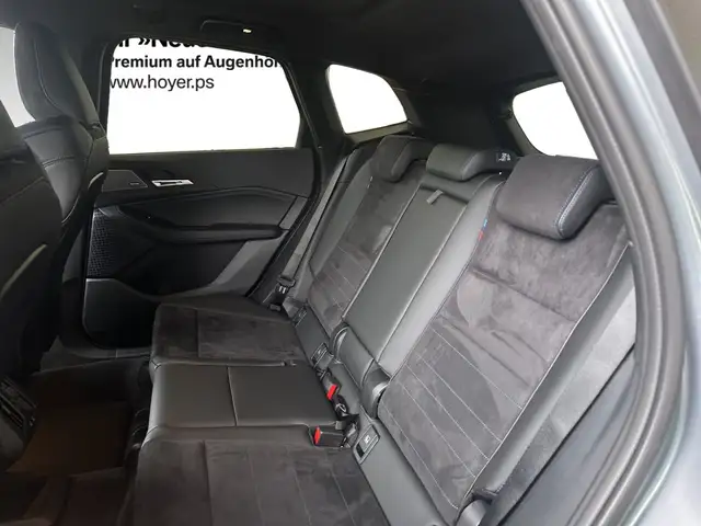 BMW 2 Series view 8