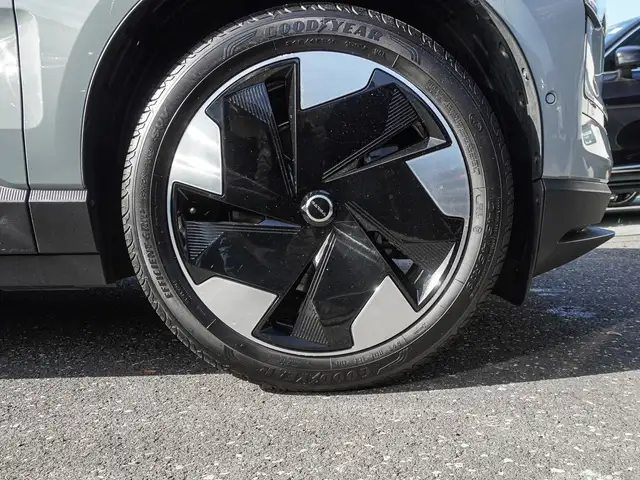 Volvo Ex30 view 7