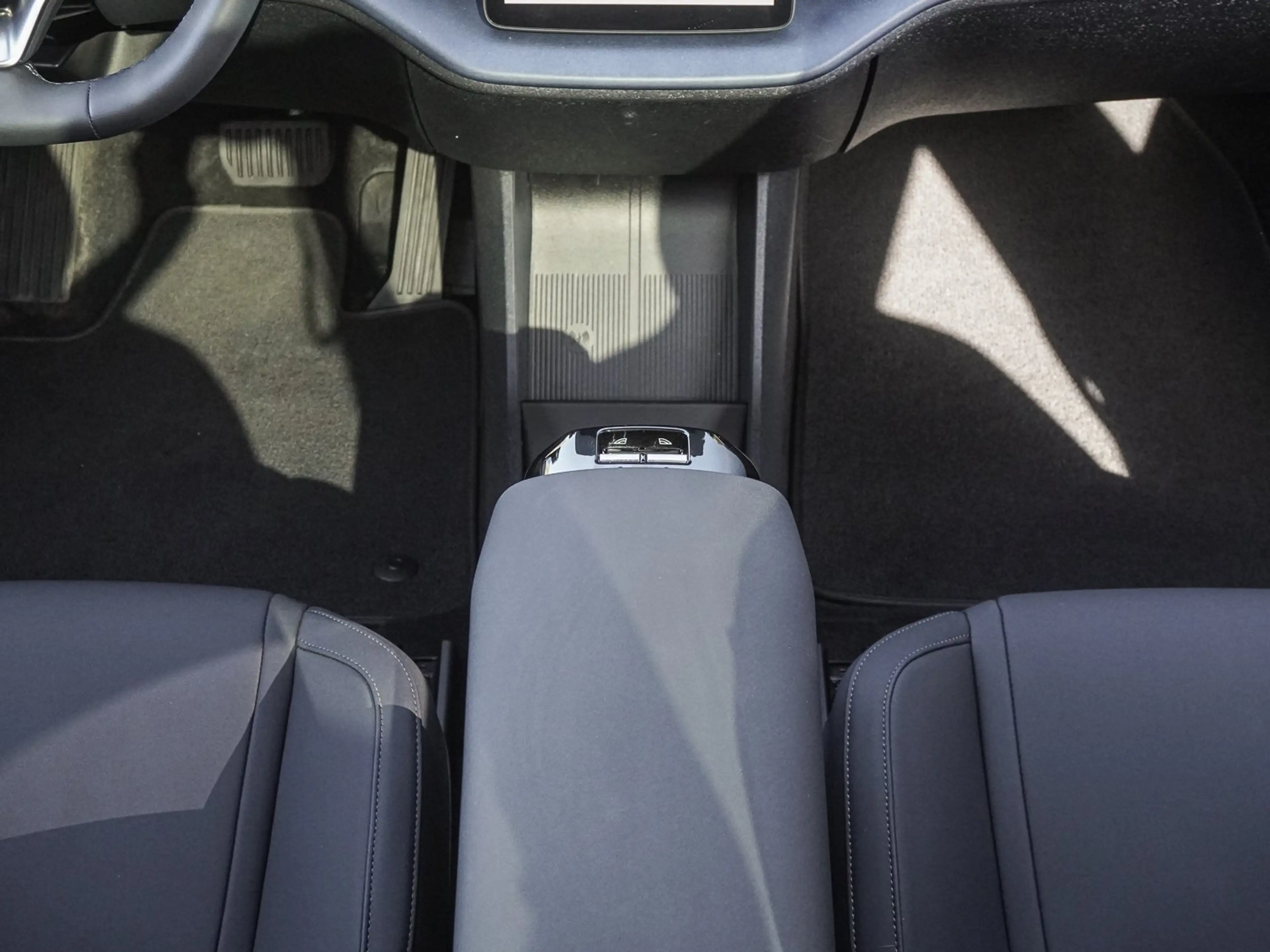Volvo EX30 Extended Range 2WD Ultra Pure Electric — photo 15