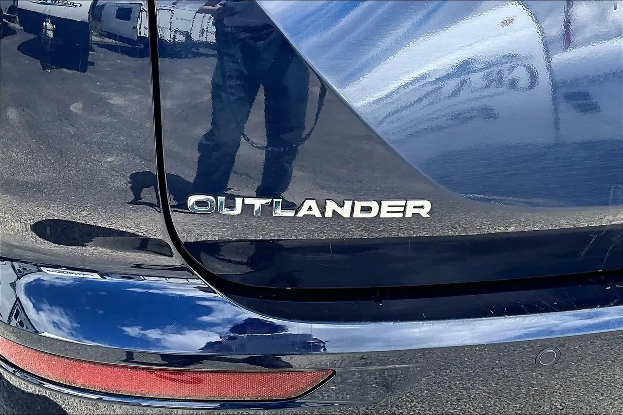 Mitsubishi Outlander снимка Mitsubishi Outlander
