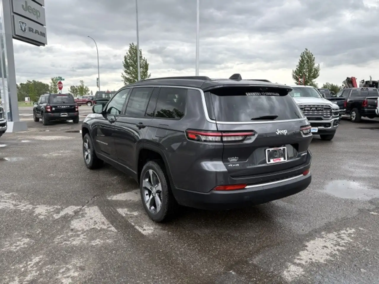 Jeep Grand Cherokee снимка Jeep Grand Cherokee