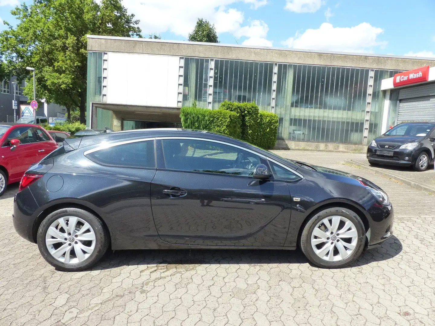 Opel Astra J GTC Automatik/Navi/Xenon/PDC Schwarz - 2